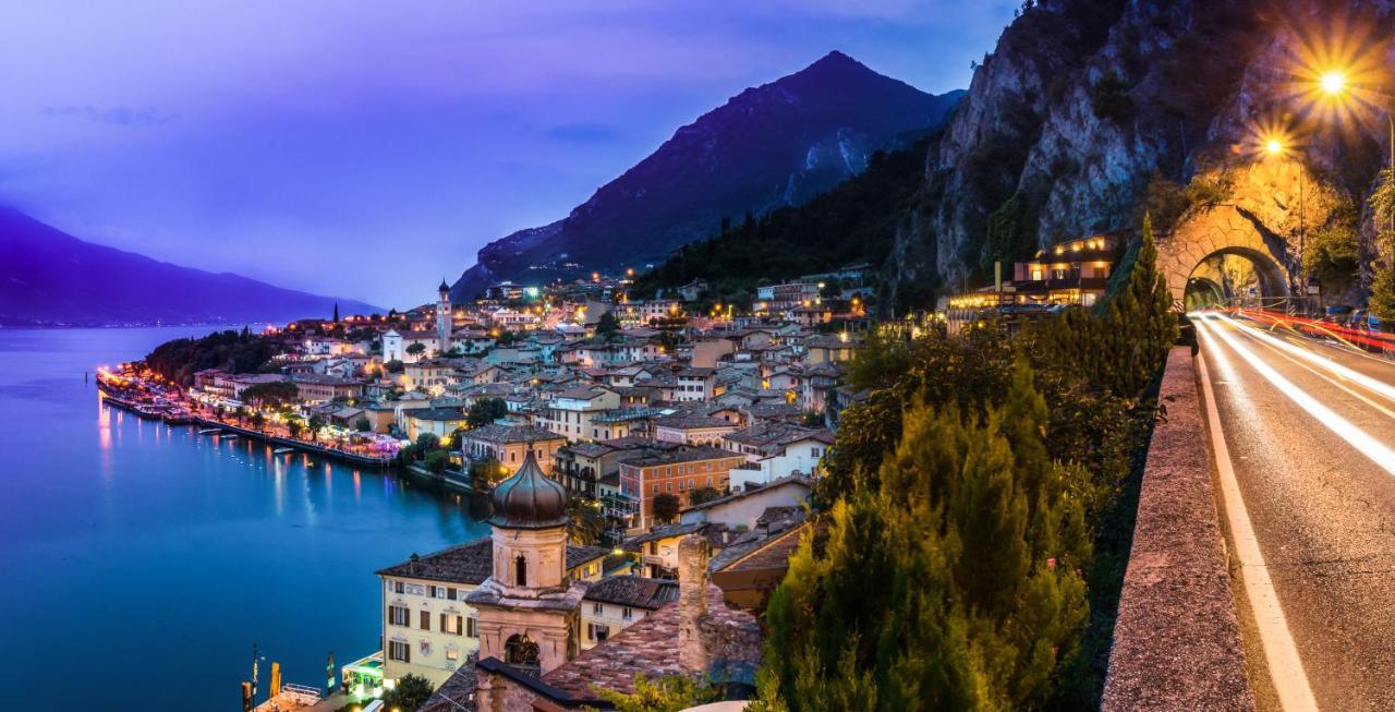リモーネ・スル・ガルダLimone Downtownアパートメント エクステリア 写真